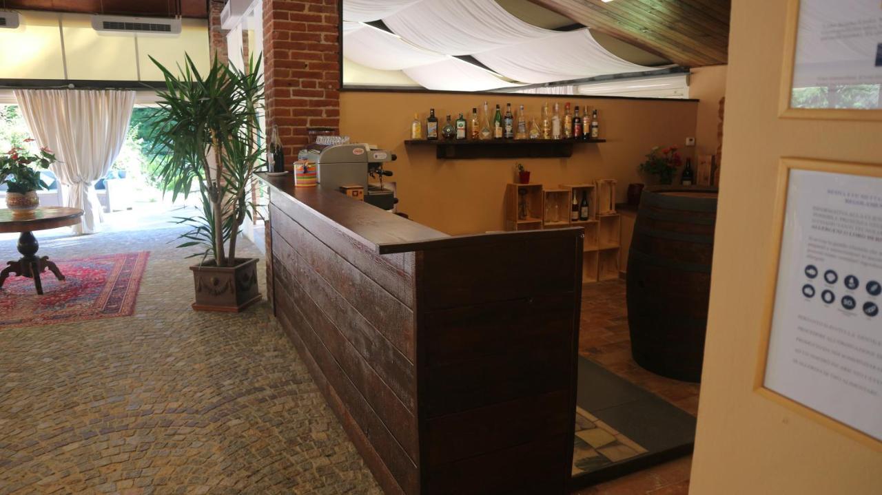 拉雷吉布萨餐厅酒店 阿斯蒂 外观 照片